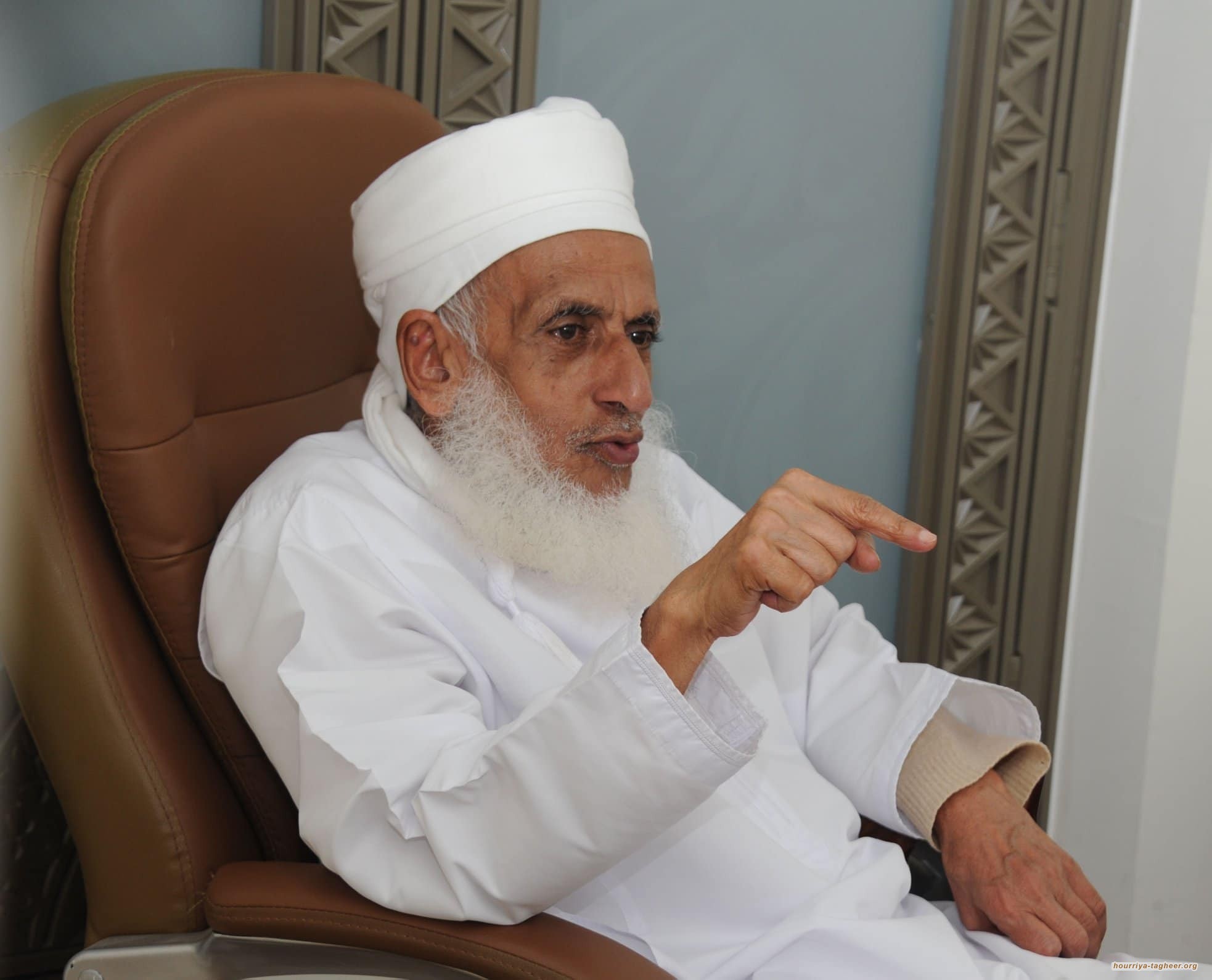 رسالة مفتي سلطنة عمان للمسلمين بشأن مشايخ السلطة