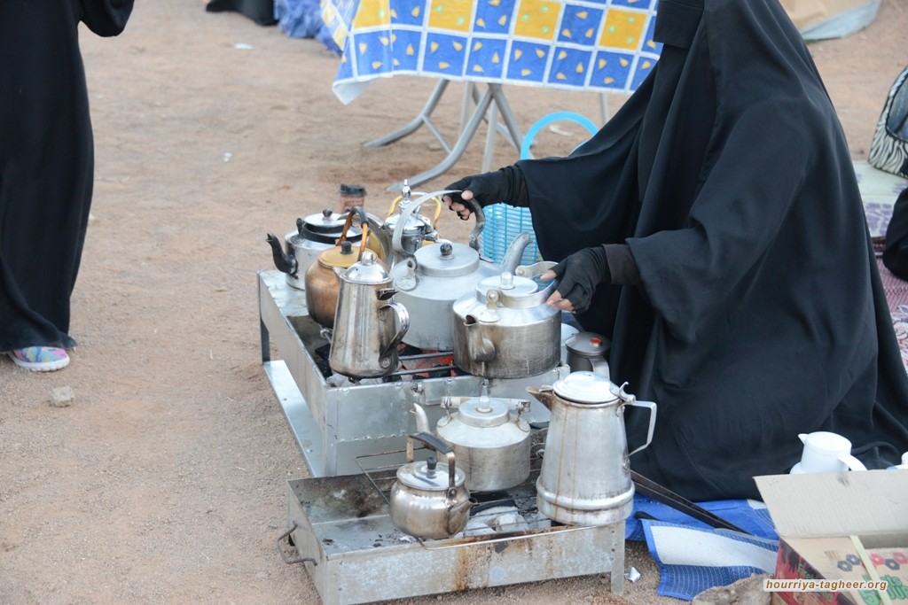 بسطات القهوة تفضح أكاذيب السلطات السعودية بشأن أوضاع المرأة