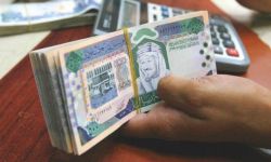  ستراتفور: حكومة آل سعود ستضطر لتخفيض عملتها مقابل الدولار خلال 5 سنوات