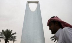 200 عامل فرنسي عالقون في السعودية وسط صمت باريس