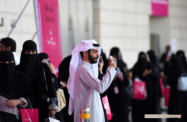 سعوديون عالقون بمطار الدار البيضاء.. ما معنا فلوس