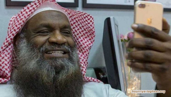  إمام الحرم المكي السابق يثير الجدل بسبب الغناء ونكاح الزوجات