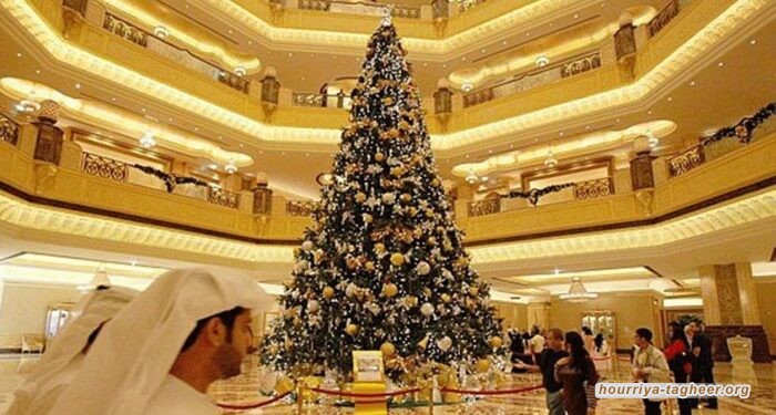 بن سلمان يسعى لإرضاء الغرب.. أشجار الكريسماس في بلاد الحرمين