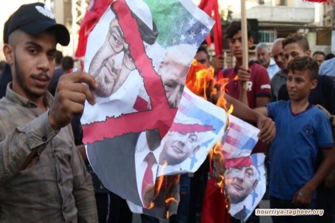 الذباب السعودي بتوجيه مباشر من ابن سلمان يُزوّر “ردة الفعل الشعبية” الرافضة للتطبيع بـ”وسم مضاد”.. وهكذا انقلب السحر على الساحر