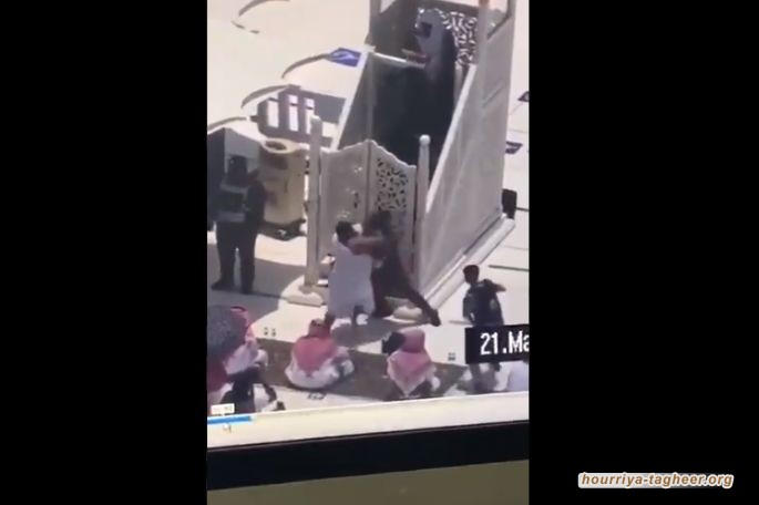 لم تتبين دوافعه حتى اللحظة.. الأمن يعتقل شخصاً حاول اعتلاء المنبر في الحرم المكي اثناء خطبة الجمعة