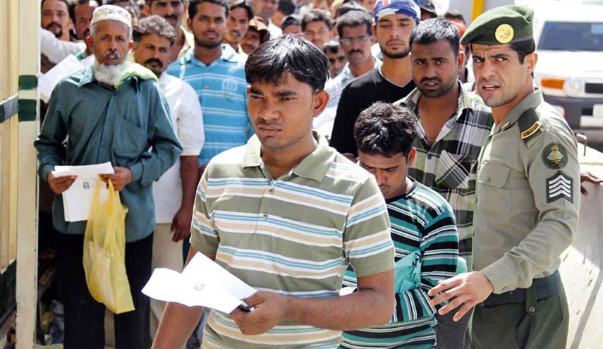 ما هي أكثر 8 جنسيات تضررا من الرسوم السعودية على الوافدين؟