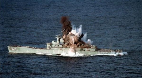 الجيش اليمني: البوارج السعودية تخشى الاقتراب من سواحلنا