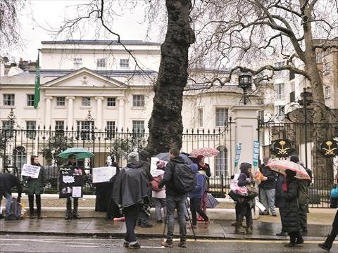 السعودية توبخ الجبير وسفيرها في بريطانيا