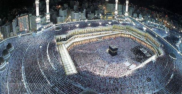 كاتب مصري يوجه دعوة لحجاج بيت الله الحرام لتحرير الحجاز في يوم عرفة من طغيان آل سعود