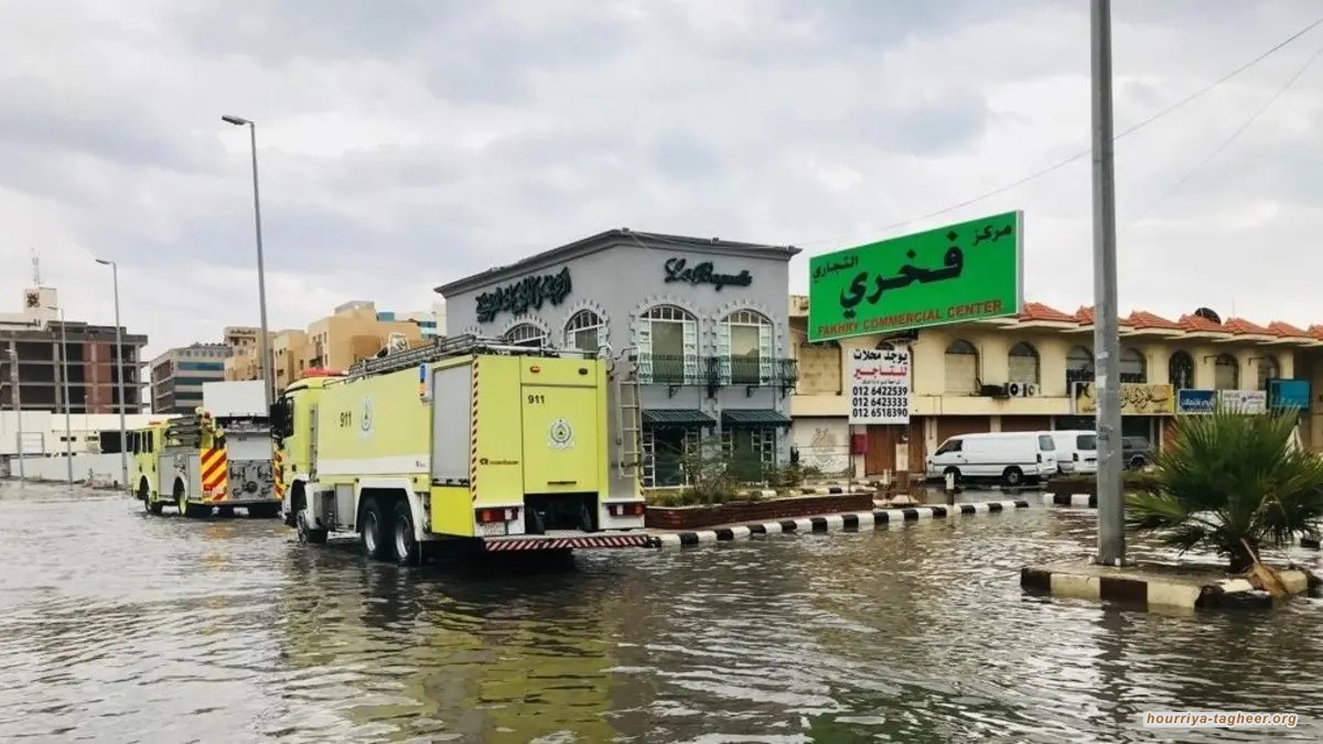 إهمال وفساد رسمي يحول الطرقات لمستنقات مائية