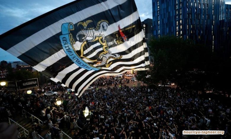 موقع فرنسي يسخر من سعودة قميص نيوكاسل: هل سيرفعونه ليطير؟