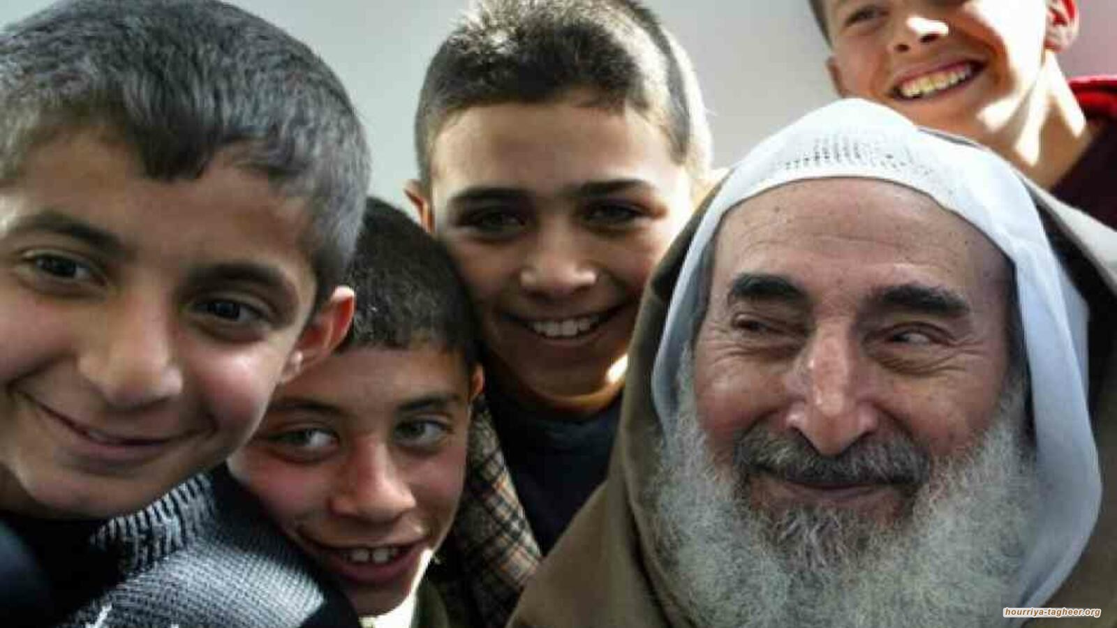 صحيفة مكة تصف الشيخ أحمد ياسين بالإرهابي