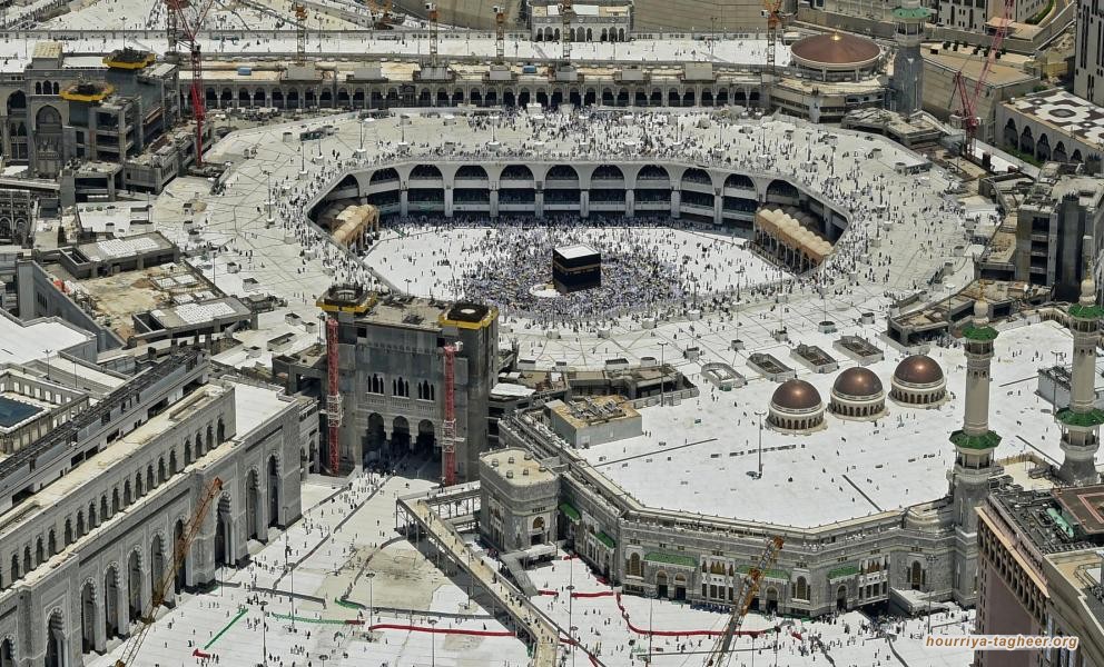 بسبب "كورونا".. علماء آل سعود يمنعون صلاة الجماعة