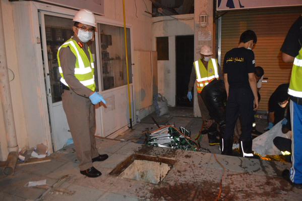 انتشال جثة طفلة سقطت في خزان صرف صحي بجدة