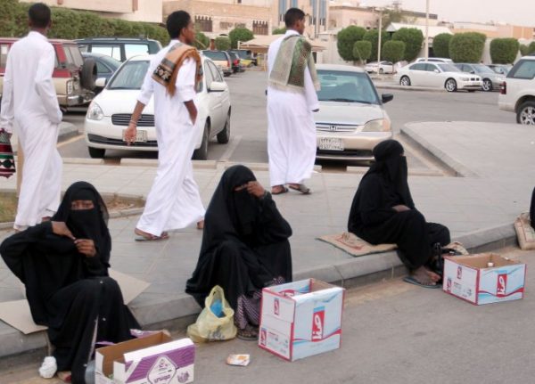 مملكة النفط تقبض على 2800 متسول سعودي