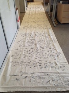 منتسبوا جامعة “كيمبردج” يوقعون عى طومار للمطالبة بإلغاء حكم إعدام الفتى علي النمر