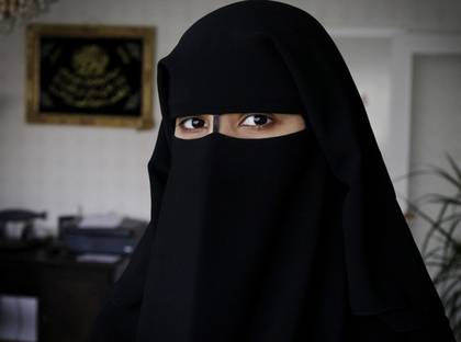 وأخيراً السعودية اصدرت قرار بتحرير جزئي للنساء