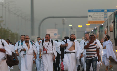 «أسوشيتد برس»: السعودية تستخدم الحج نكاية في خصومها