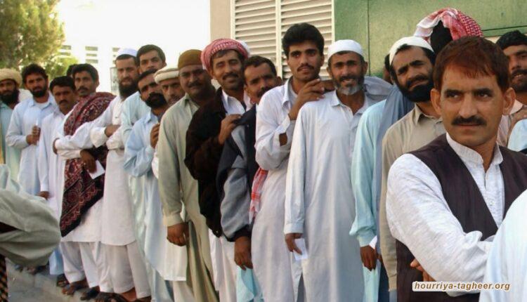 لماذا يرفض العمال في الخليج مغادرة مواقعهم رغم الحرب