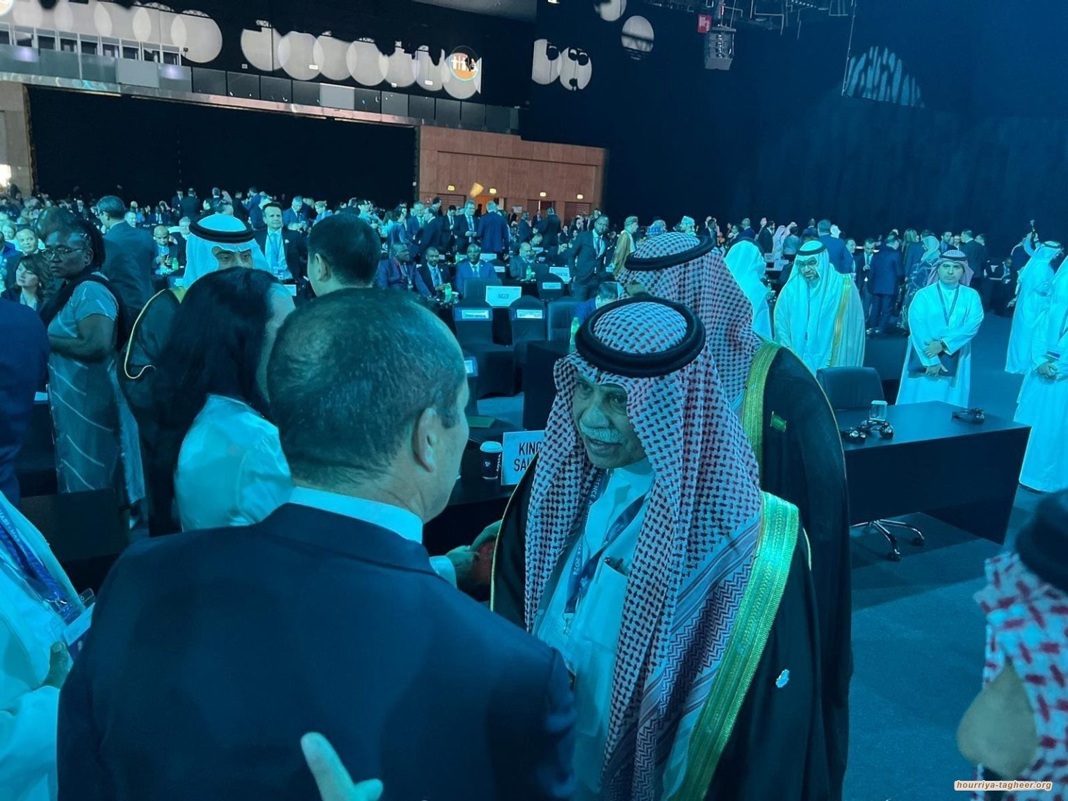 لقاء مخزي بين وزيري التجارة السعودي واليهودي