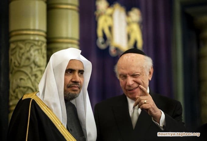 محبوب الصهاينة يَؤمّ المسلمين في عرفة