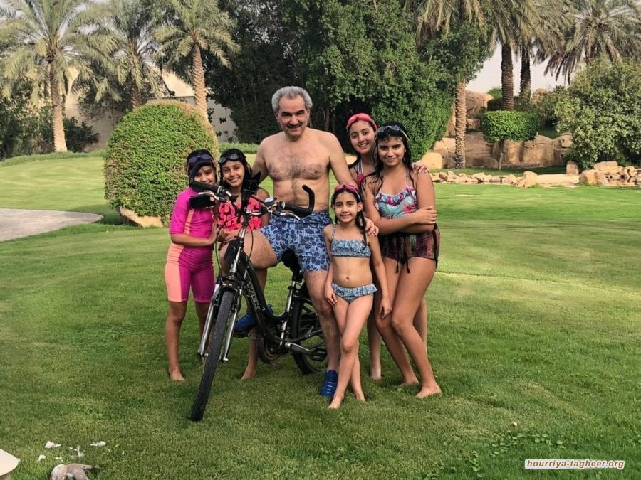 السلطات السعودية تسمح بارتداء "البكيني" وحجز الفنادق دون إظهار عقد زواج