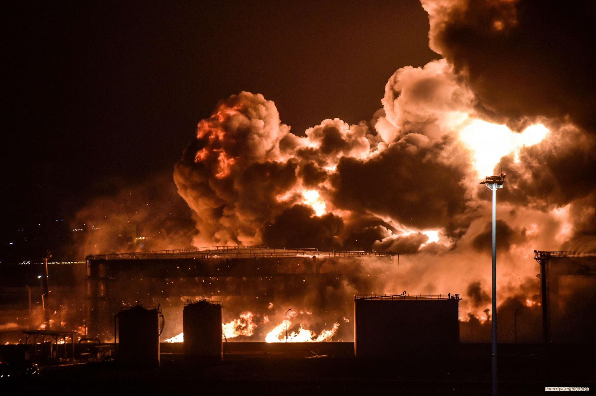 مجتهد: بالأمس جدة تغرقها وتجرفها السيول، واليوم تلتهمها النيران