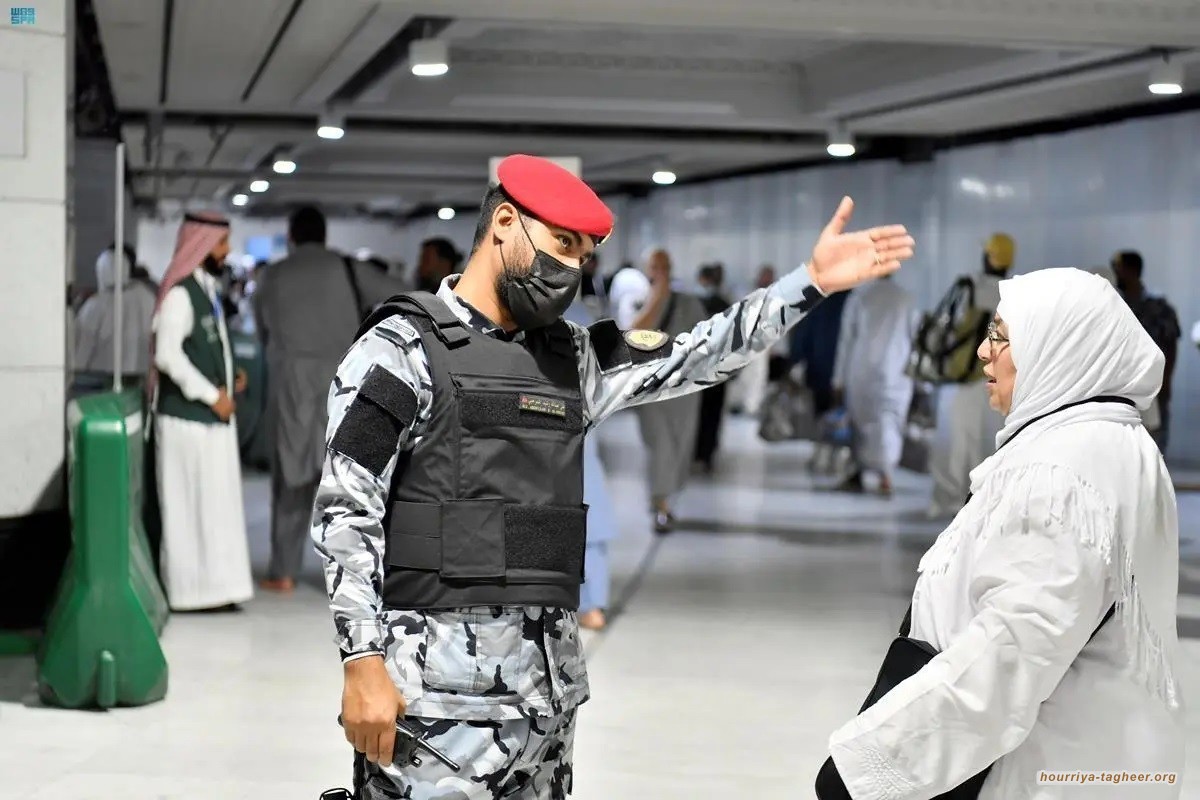 السلطات السعودية تهدد المعتمرين بالسجن والترحيل