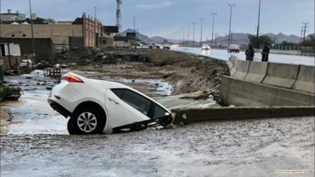 سيول جارفة في مكة.. الأمطار تغرق السعودية وخسائر لا تعوض للسكان