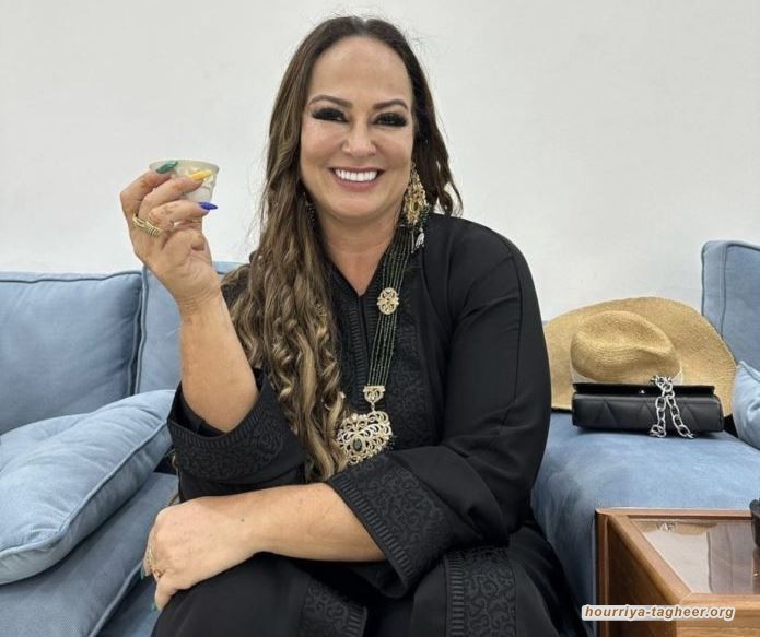 أم نيمار بالنقاب وتمتطي جملا.. هل يرافقها عشيقها في السعودية