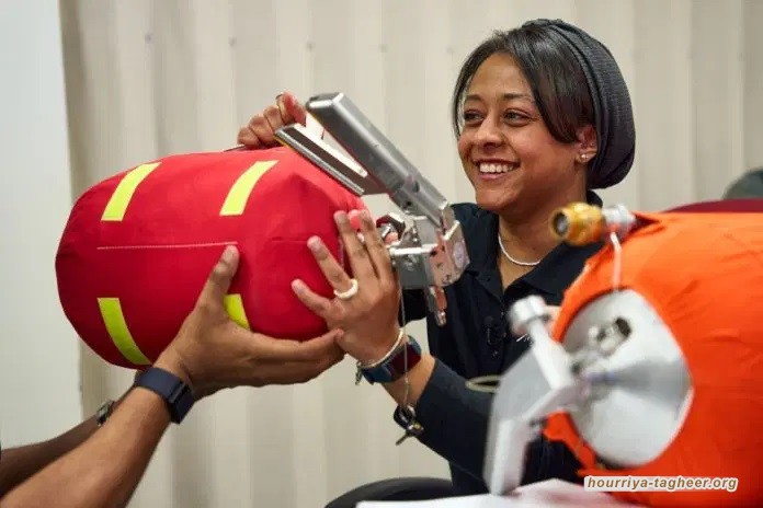 ناشطون ينتقدون رحلة رائديْ الفضاء السعودييْن ويصفونها بوسيلة إلهاء للشعب