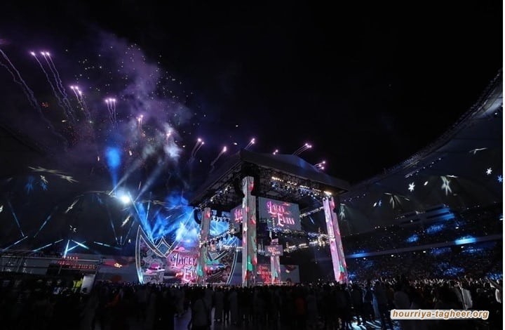 صلبان في سماء الحرمين.. ابن سلمان ينتهك مقدسات السعوديين وعاداتهم