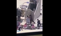 لم تتبين دوافعه حتى اللحظة.. الأمن يعتقل شخصاً حاول اعتلاء المنبر في الحرم المكي اثناء خطبة الجمعة