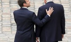 على طريقة الحلب الترامبية ماكرون يرسل قواته لحماية البقرة