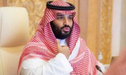 ترامب يطالب محمد بن سلمان بتقبيل مؤخرته