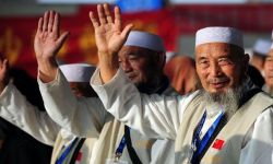 حجاج الصين ينظفوا شوارع مكة