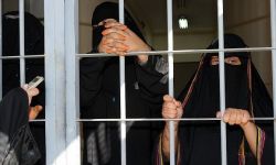 معتقلة تكشف ما يجري للنساء داخل معتقلات النظام السعودي