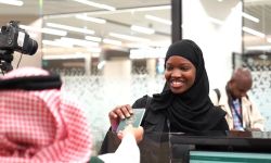 السلطات السعودية تفرض مراجعات لحاملي تذاكر المرور المؤقتة